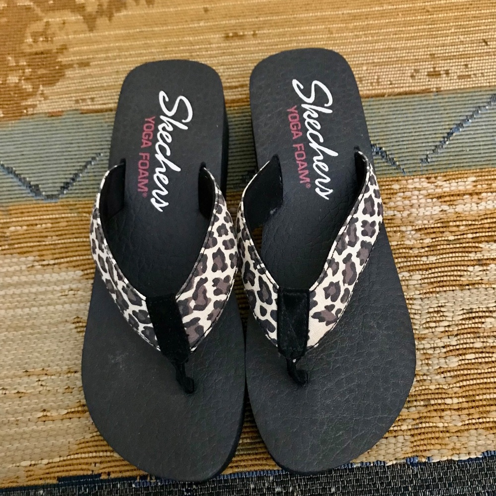 Skechers Yoga Foam platform, flip-flops, size 7